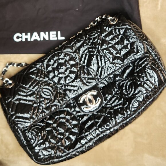 Chanel Patent Soft Sided bag, Authentic - Picture 2 of 9